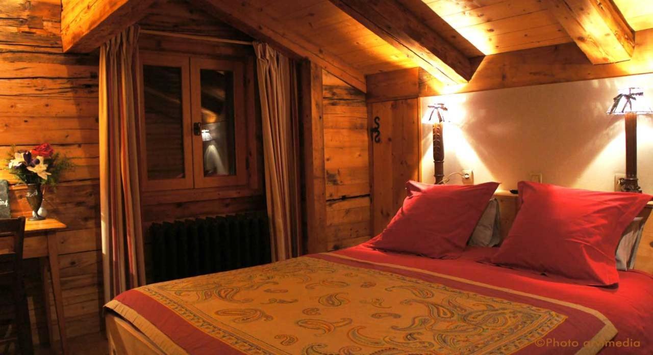 Chambres D'Hotes Le Barna ลาคลูซาซ์ ภายนอก รูปภาพ