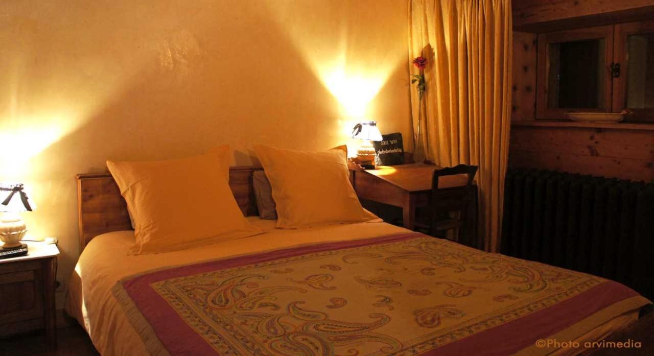 Chambres D'Hotes Le Barna ลาคลูซาซ์ ภายนอก รูปภาพ