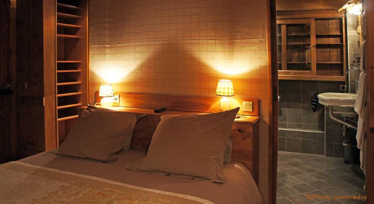 Chambres D'Hotes Le Barna ลาคลูซาซ์ ภายนอก รูปภาพ