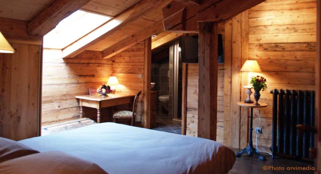 Chambres D'Hotes Le Barna ลาคลูซาซ์ ภายนอก รูปภาพ
